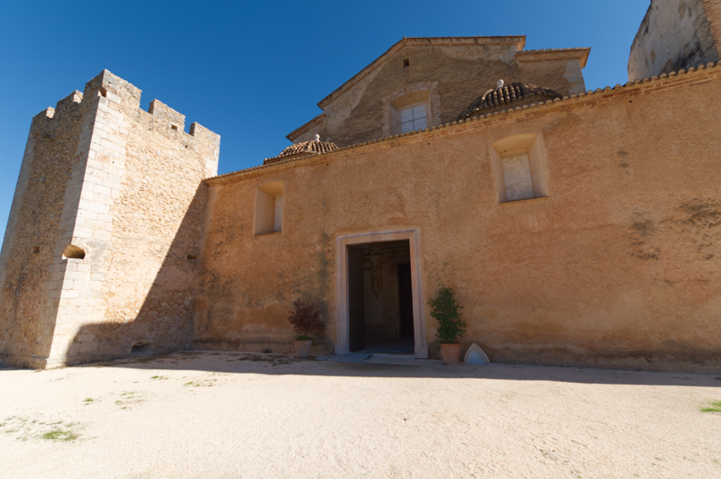 Portada occidental de entreda al atrio de la iglesia del monasterio de Valldigna